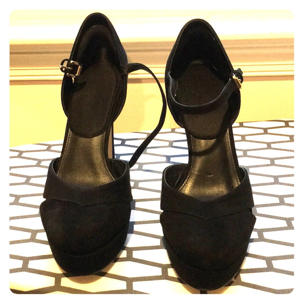 Michael Kore Platform Pumps - Winona